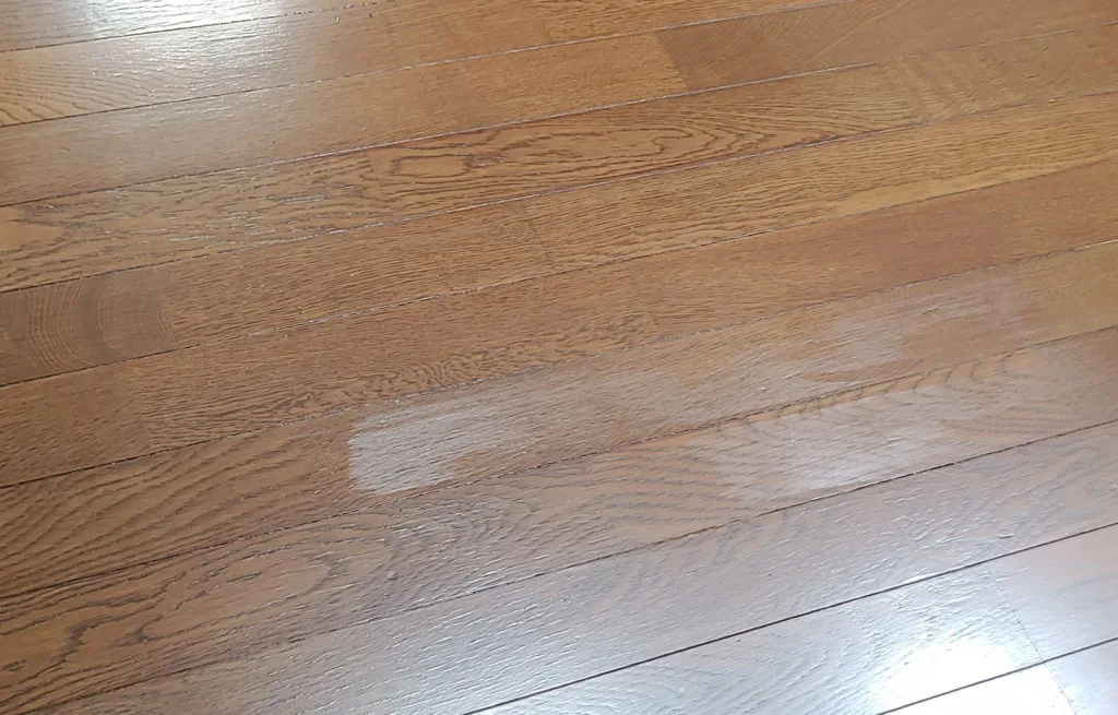 水性ウレタンニスをきれいに塗るコツは重ね塗りしないこと